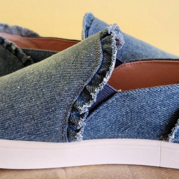 Kate Spade Blue Denim Ruffle Sneakers 9M NWOB Size US 9 - Picture 9 of 13